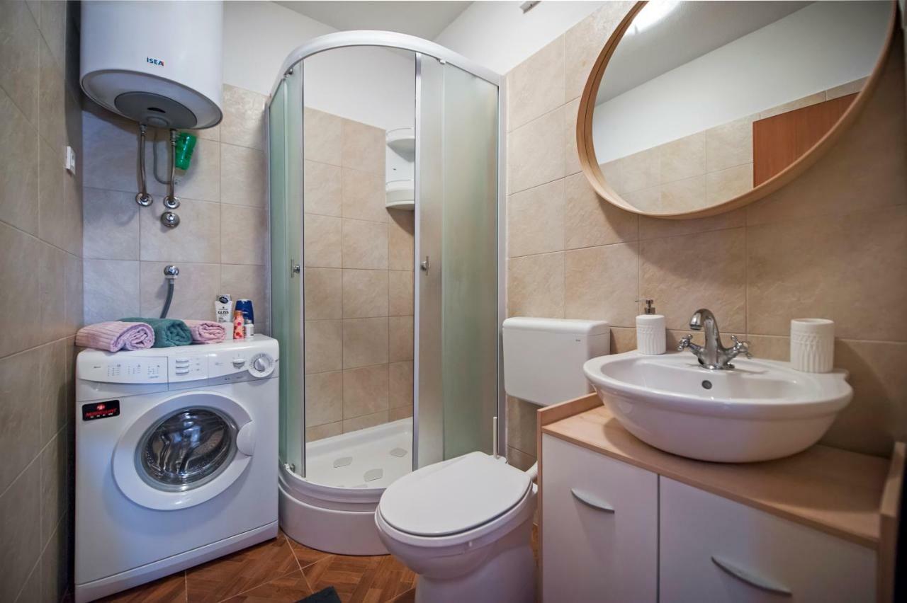 Apartment Thalassa Ровінь Екстер'єр фото